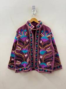 Chaqueta de Terciopelo para Mujer, Cuello Mandarín, Manga Larga, Bordado Floral a Mano, Estilo Prairie Chic, Personalizada - Product Image 4