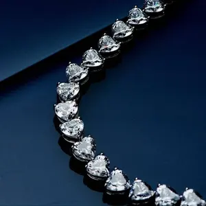 Bracelet tennis classique pour enfants en argent sterling plaqué or blanc 14 carats, avec moissanite cœur VVS1 de 4 mm et 17 carats au total - Product Image 4