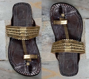 Fashinable chappal Flats Footwear Women Ethnic <b>slipper</b> leather sandals Affordable Price From Indian Manufacturer GC-SDL-124 - Product Image 1