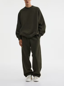 Conjunto Deportivo de Invierno para Hombre con Logotipo Personalizado OEM, Sudadera y Pantalones de Felpa Gruesa de 480 GSM, Tejido de Algodón/Poliéster - Product Image 2