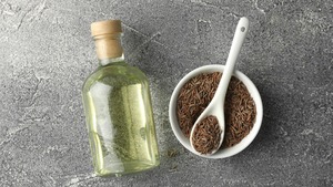 น้ำมันหอมระเหยยี่หร่าธรรมชาติธรรมชาติบริสุทธิ์ปลูกป่ากำหนดเองบรรจุภัณฑ์จำนวนมาก - Product Image 2