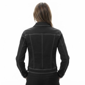 Chaqueta de Invierno Informal para Mujer, Negra, de Mezclilla, con Relleno 100% Poliéster, Costuras en Contraste, Cuello Camisero, Manga Larga, Botones - Product Image 2