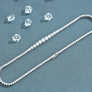 Collier tennis en moissanite, chaîne éternité pavée, collier ras-du-cou de luxe, bijou de déclaration étincelant, cadeau pour femme - Product Image 4