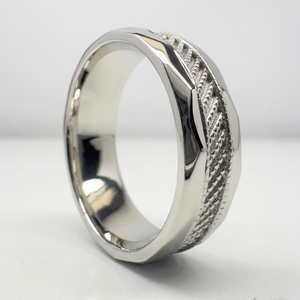 Anillo de Boda Clásico de Platino PT950 para Hombre |   Anillo de ajuste cómodo con textura - Product Image 3