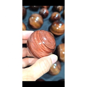 Vente en gros de sphères de pierres précieuses Œil de tigre rouge de haute qualité, figurines sculptées, artisanat en cristal, pierres décoratives Reiki, boules Feng Shui - Product Image 2