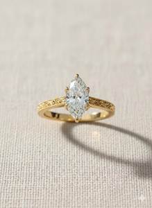 แหวนหมั้นทรงยาวประดับเพชร 3 กะรัต รูปหกเหลี่ยม ประดับทองคำ แหวนแฮนด์เมดระยิบระยับ ของขวัญวันครบรอบ - Product Image 5