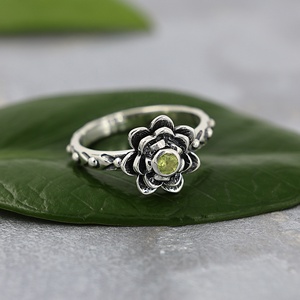 Bagues Fleur en Argent Sterling 925 avec Péridot Naturel, Pierre de Naissance pour Femme, Bijoux Vintage en Pierre Précieuse Verte pour Anniversaire d'Août, Vente en Gros - Product Image 1