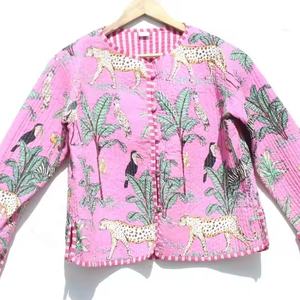 Nouvel arrivage Veste matelassée réversible doublée Veste de travail indienne avec écussons faits à la main Manteaux Veste matelassée bohème pour femmes - Product Image 1