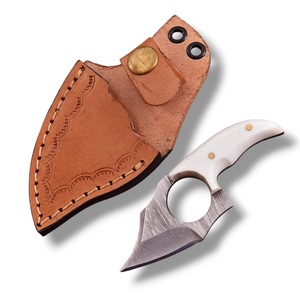 Couteau EDC à lame fixe en acier Damas fait main avec manche en résine et étui en cuir, vente en gros OEM, couteau de chasse, de camping et de plein air - Product Image 4