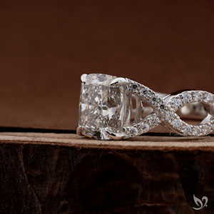 แหวนเพชรแล็บทรงยาว 2 กะรัต ทองคำขาว 10K ดีไซน์ไขว้ประดับเพชรแบบพาเว่ รับรองโดย IGI - Product Image 3