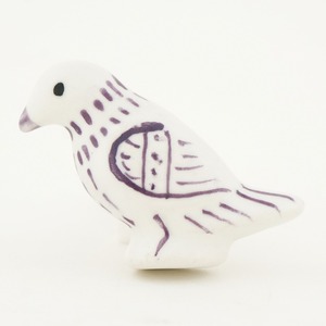 Poignées de tiroir en céramique décoratives traditionnelles faites à la main en forme d'oiseau à plumes roses pour meubles, commodes, armoires de cuisine - Product Image 1