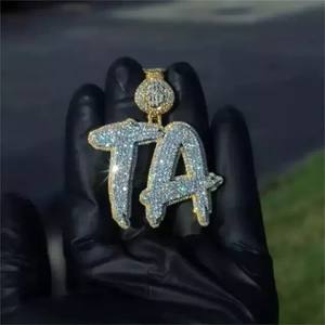 Pendentif personnalisé en argent sterling avec initiale W en moissanite ronde de 3 carats, plaqué or jaune 14 carats, cadeau pour femme - Product Image 2