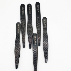 Pinzas para Cejas Mahnas con Punta Puntiaguda de Acero Inoxidable, Duraderas, Estilo Moderno con Diseño Único y Color y Logotipo Personalizados - Product Image 1