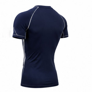 Camiseta de compresión de secado rápido diseñada para regular la temperatura corporal, reducir la fricción y brindar comodidad. - Product Image 6
