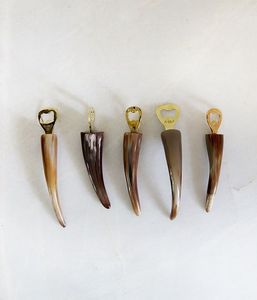 Ouvre-bouteille classique en corne de buffle, outil artisanal en corne pour ouvrir les bouteilles, accessoires de cuisine haut de gamme - Product Image 2