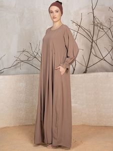 Abaya marron pour femme, longue, coupe ample, manches longues, broderie florale, tenue quotidienne modeste, style Moyen-Orient, magnifique et élégante - Product Image 1