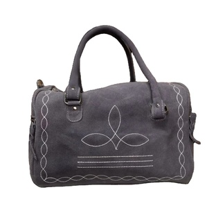 Sac de voyage élégant en daim et cuir pour hommes et femmes fabriqué en Inde - Product Image 5