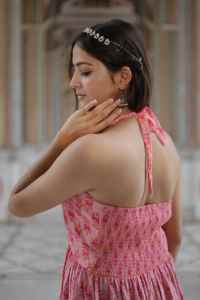 Robe courte imprimée à la main indienne pour femmes Robe d'été décontractée en coton Robe longue courte de style boho Tissu naturel à la taille - Product Image 4