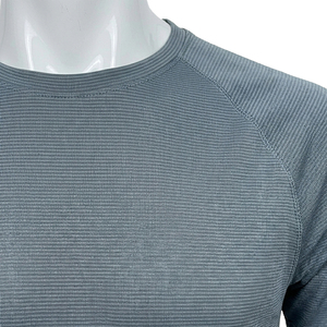 เสื้อยืดคอกลมแขนสั้นผู้ชายสีทึบแห้งเร็วผ้าถักสวมใส่สบายๆสีเทา - Product Image 4
