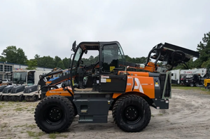 Débroussailleuse hydrostatique autopropulsée 220 CV avec flèches télescopiques de 15 m et cabine rotative à 90 degrés - Product Image 2