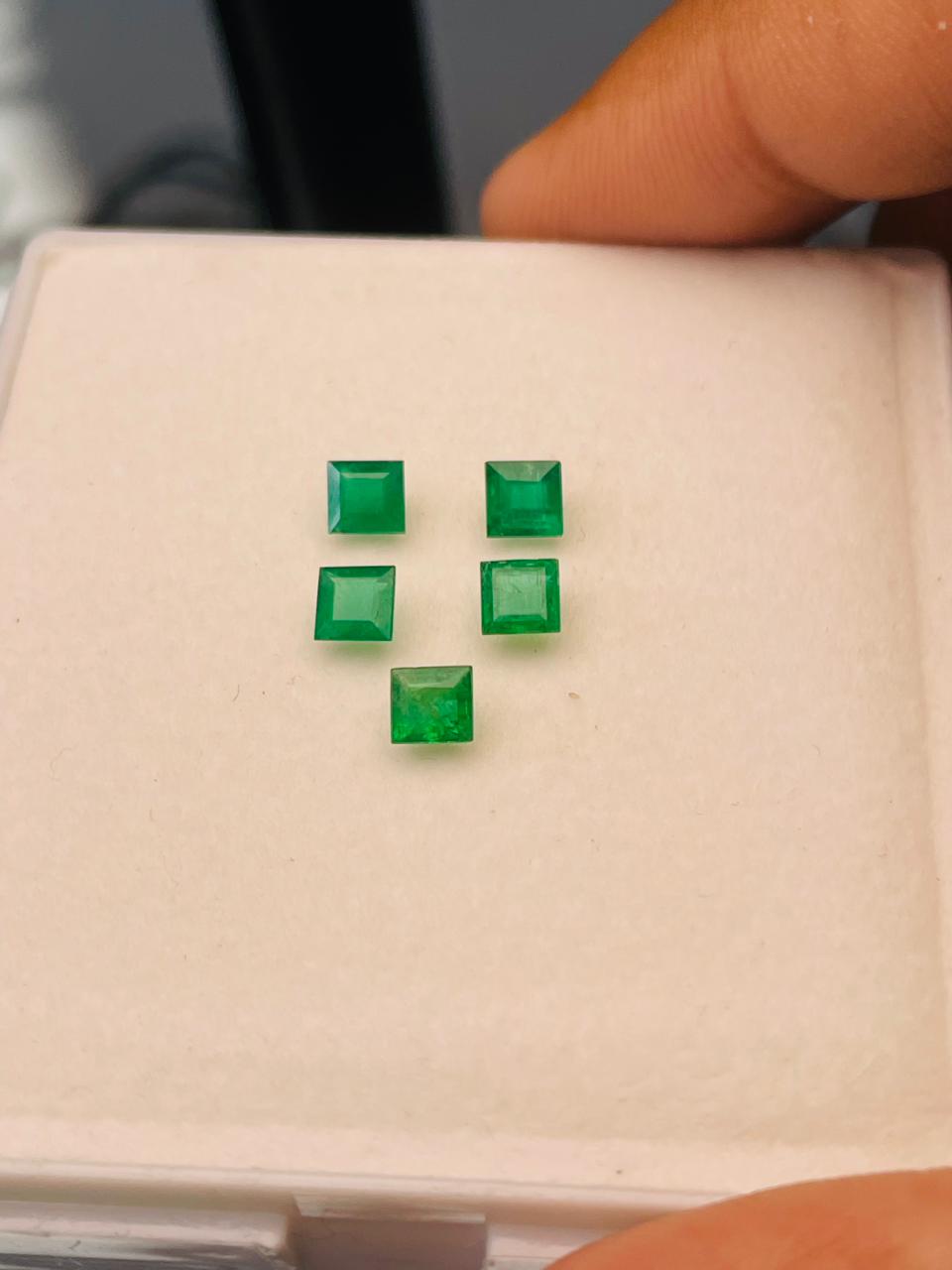 สีเขียว