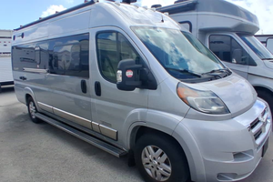 Used 2017 W-i-n-n-e-b-a-g-o T-r-a-v-a-t-o 59-G <b>Trailer</b> - Product Image 6