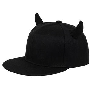 Gorra Snapback Negra Personalizada de 6 Paneles con Cuernos de Diablo, Ajustable, Unisex, Estilo Urbano, Material de Lona de Color Sólido - Product Image 5