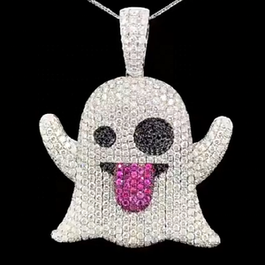 จี้รูปผีประดับเพชรแบบ Iced Out ลายการ์ตูน ลิ้นสีชมพู ตาสีดำ เครื่องประดับฮิปฮอป สีเงิน งานสั่งทำพิเศษ - Product Image 1
