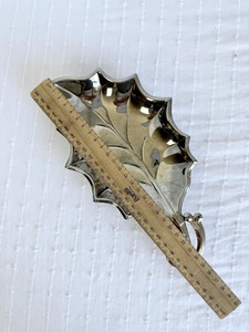 Plato Decorativo de Metal con Acabado Espejo Plateado, Ideal para Servir en la Cocina del Hogar y Decorar la Mesa, Estilo Elegante - Product Image 3