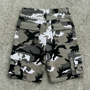 Pantalones Cortos de Camuflaje Personalizados, Estilo Urbano, Holgados, con Múltiples Bolsillos y Remaches para Hombre - Product Image 3