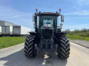 Tracteur agricole Massey Ferguson 8S.245 à vendre à prix modéré - Product Image 2