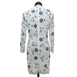 ชุดเดรสปักลายดอกไม้หรูหรา คอสูง แขนยาว ความยาวระดับเข่า ชุดราตรีแฮนด์เมด - Product Image 6
