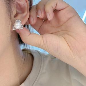 Boucles d'oreilles luxueuses en perles d'eau douce de 7-8 mm, grandes, givrées, en forme de cœur, pour femmes, accessoire de luxe léger avec un tempérament élégant - Product Image 4