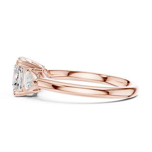 Anillo de Compromiso de Oro Rosa con Tres Diamantes Redondos de Corte Brillante, Anillo de Boda Clásico para Mujer - Product Image 4