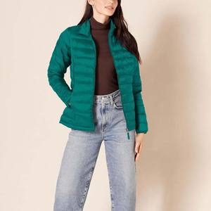 Chaqueta Acolchada con Capucha para Mujer, Transpirable, Impermeable, Ecológica, con Diseño Personalizado, Relleno 100% Poliéster - Product Image 2