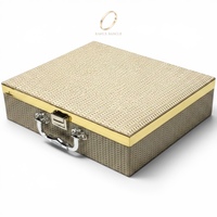 Boîte à bijoux élégante en PU uni multi-compartiments pour bracelets, étui de rangement portable pour bijoux avec poignée pour femmes, vente en gros
