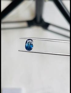 Zafiro Azul Natural con Corte Ovalado Certificado por IGI, 1.35 CTS, Color Azul Intenso Premium, Claridad Excelente, Gema de Colección de Calidad Fina - Product Image 3