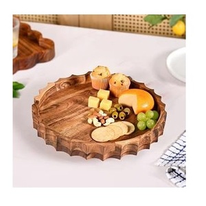 Plateau de service rond en bois cannelé pour traiteur, desserts et fromages - Product Image 1