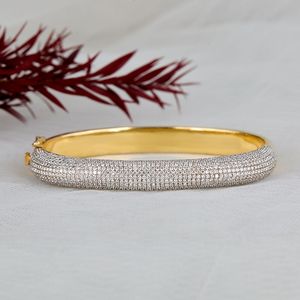 Bracelet homme haut de gamme en moissanite pavée, large, en argent sterling 925, or 10k 14k 18k, platine, avec micro-pavé articulé. - Product Image 1