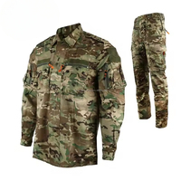 Prêt à expédier en gros uniforme de camouflage tactique pour l'entraînement Trekking bataille assaut chaud imperméable respirant caractéristiques