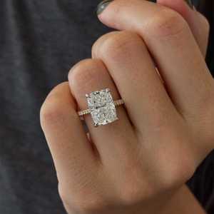 Énorme bague de fiançailles en diamant de laboratoire allongé de 6 carats, taille coussin, pavé 3D, entièrement sertie de diamants, certifiée IGI - Product Image 2