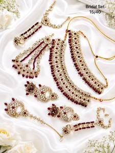 Indian Traditional Emerald & Mint Green Kundan Gold Plated Bridal Choker Necklace <b>Set</b> with Earrings & Maang Tika for Wedding - Product Image 3