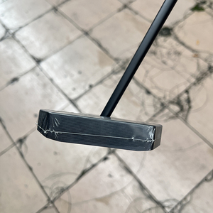Putter <span class=keywords><strong>de</strong></span> <span class=keywords><strong>golf</strong></span> personnalisé pour droitier, à moment <span class=keywords><strong>de</strong></span> rotation nul, équilibré, unisexe, en acier inoxydable, avec housse <span class=keywords><strong>de</strong></span> putter <span class=keywords><strong>de</strong></span> <span class=keywords><strong>golf</strong></span> - Product Image 1
