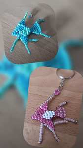 Porte-clés artisanal en toile de coton perlé, lettres brodées de perles de rocaille vertes, bleues et blanches, décoration de Noël et du Nouvel An chinois - Product Image 6