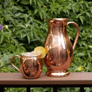Ensemble de carafes en cuivre pour des présentations de dîner élégantes, service de boissons en métal avec verres, durable, réutilisable, pour service de table. - Product Image 5
