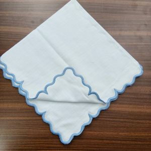 Servilleta de mesa de algodón premium azul ceniza con borde festoneado para bodas y cenas - Product Image 3
