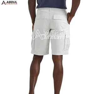 Shorts cargo confortables pour hommes avec taille élastique et coupe ample, idéaux pour les voyages et les activités quotidiennes - Product Image 3