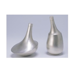 Vase à fleurs en métal fait main, couleur dorée, style côtier, pour la décoration de table à la maison et au bureau, forme personnalisée, ambiance cosy. - Product Image 2