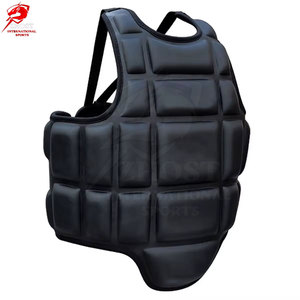 Protège-poitrine en cuir sur mesure de haute qualité, fabriqué au Pakistan avec une fabrication de qualité supérieure, ajustement ergonomique, respirant et durable - Product Image 2