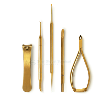 Ciseaux à cuticules pliables pour droitiers en acier inoxydable doré à lame incurvée, outil de beauté professionnel durable - Product Image 5